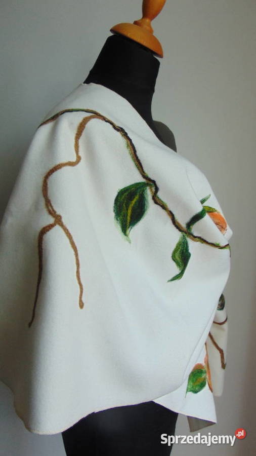 Ponczo narzutka aplikacja z wełny merunosa Inny materiał