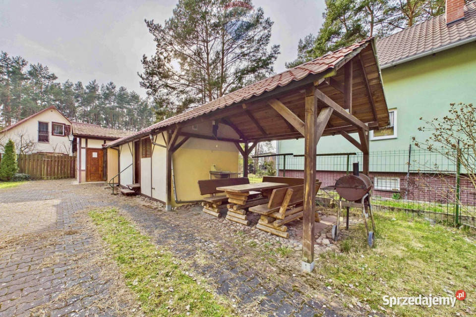 Dom jeziorem w mieszkania