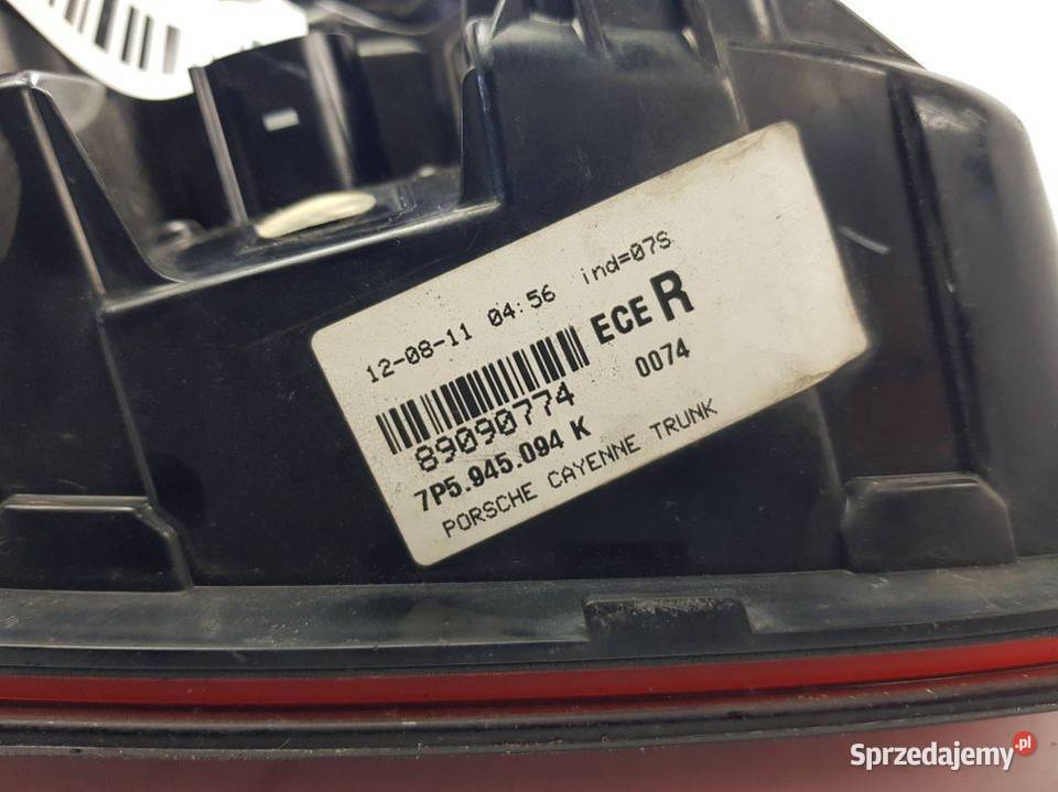 LAMPA W KLAPE PRAWA PORSCHE CAYENNE 7P5945094K Lipno
