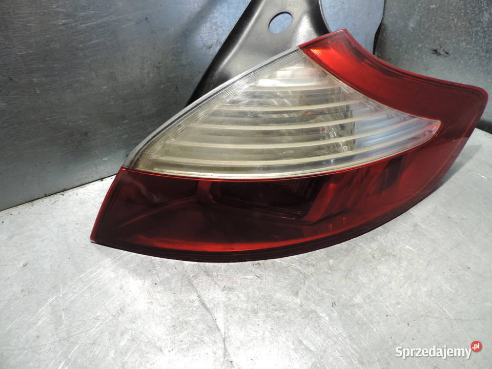 LAMPA PRAWY TYŁ TYLNA RENAULT MEGANE III HB