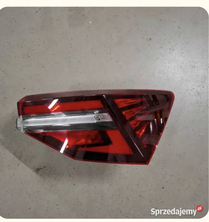 SKODA KAROQ LAMPA PRAWA TYL 57A945208D dolnośląskie Wrocław