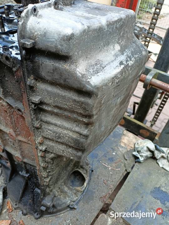 Mercedes W124 W201 190 miska olejowa 25D OM602 sprzedam