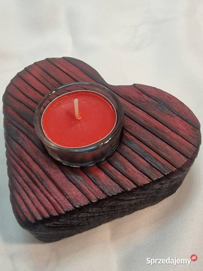 Świecznik serce świerkowy Shou Sugi Ban bordo