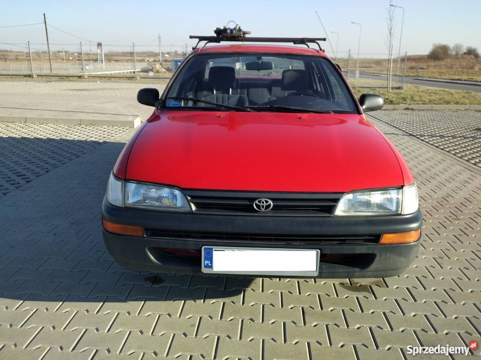Toyota Corolla E10 Sedan XLi 1992 Skała