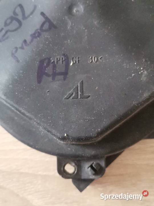 BMW E92 E93 LIFT PRAWA ZAŚLEPKA LAMPY XENON Międzychód