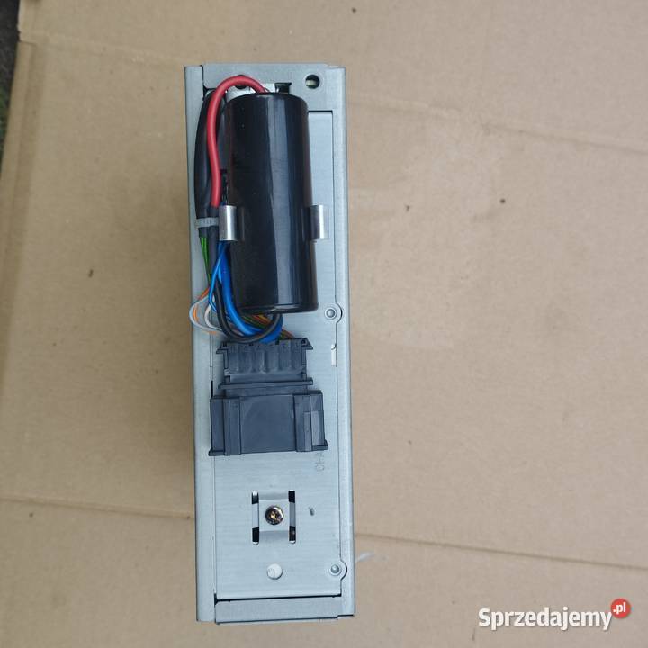 Zmieniarka płyt CD audi a4b6 8e0035111BX Serpelice sprzedam