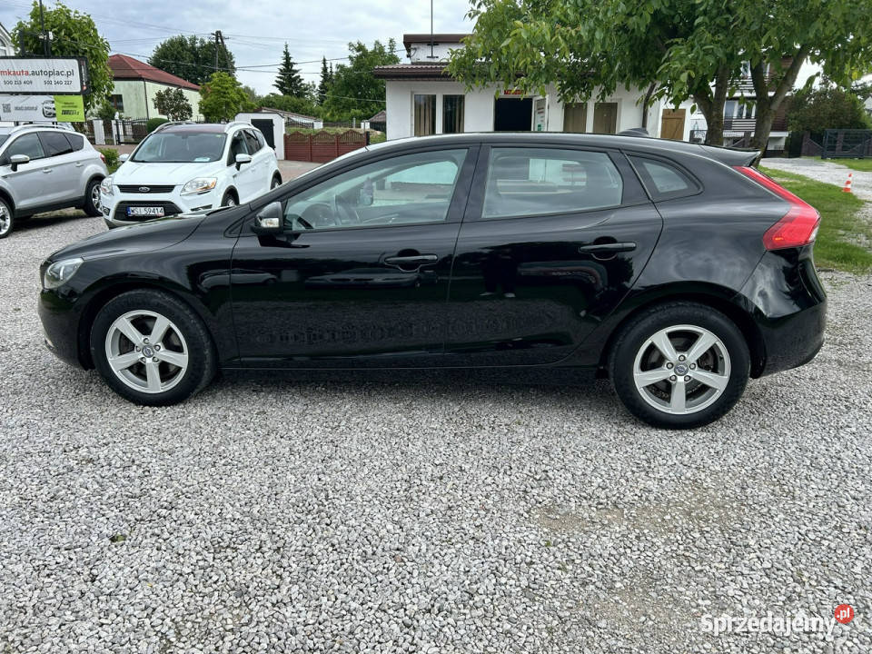 Volvo V40 5 Cylindrów D3 Momentum II 2012 4/5 V40 Nowe Iganie