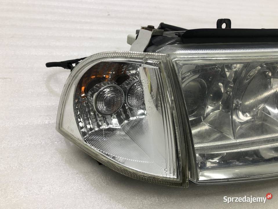 LAMPA PRAWY PRZÓD 1U1941016G XENON SKODA OCTAVIA