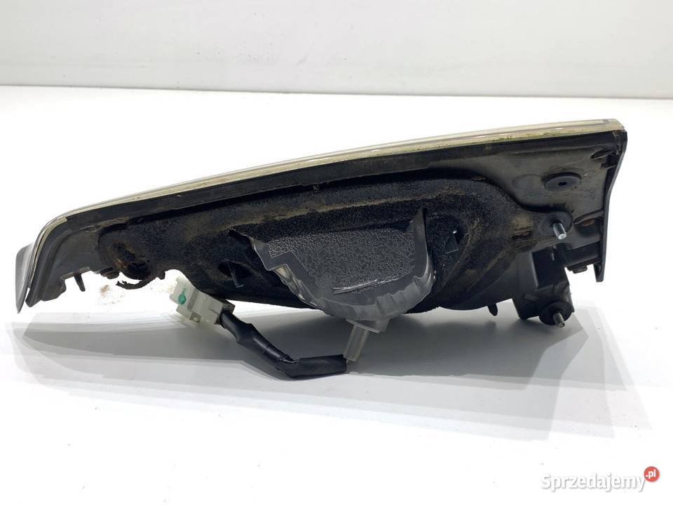 LAMPA TYŁ LEWA WEWNĘTRZNA LEXUS CT Hatchback osobowe