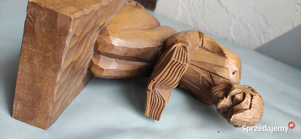 Drewniana rzeźba rękodzieło