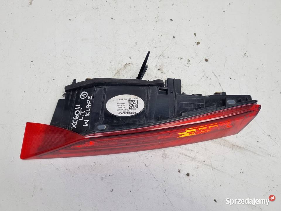 Volvo XC60 II TYLNIA TYLNA LAMPA LEWA lewy tył Janów