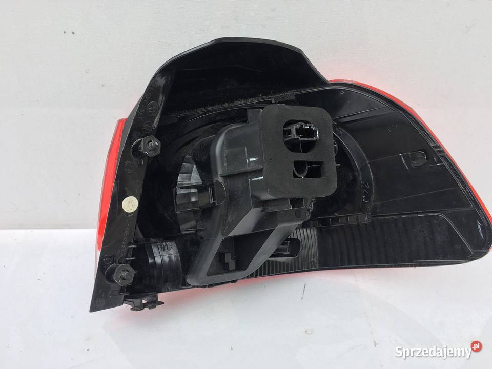VW GOLF 6  LEWA LAMPA TYŁ