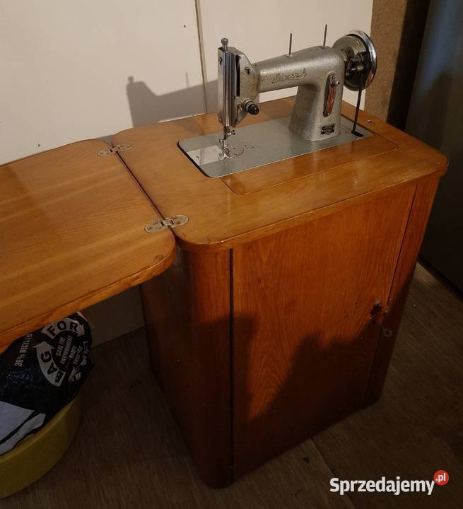 Zabytkowa Maszyna do szycia Łucznik czasy PRL śląskie Bielsko-Biała