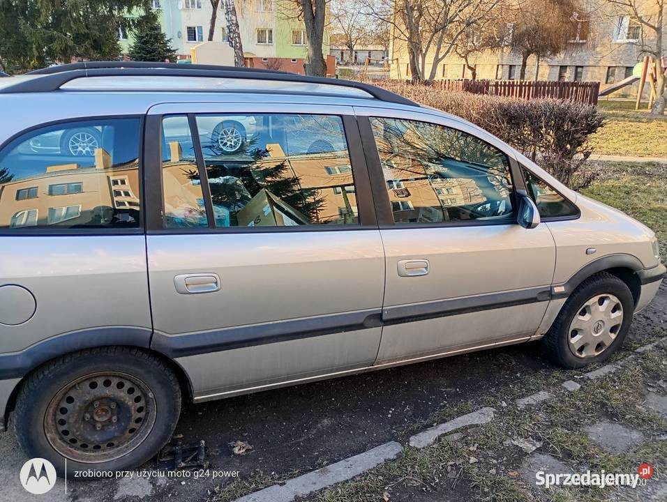 Opel Zafira A 18 2004 z gazem świętokrzyskie Ostrowiec Świętokrzyski