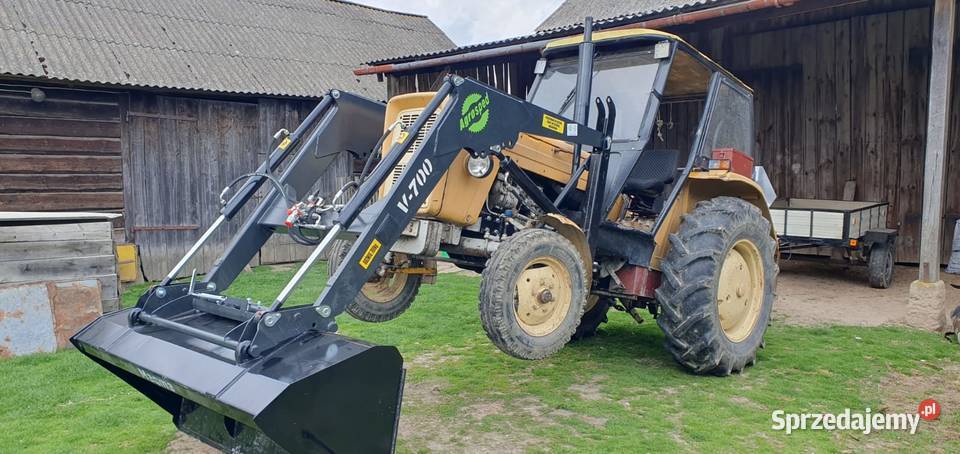 14 Ładowacz czołowy Agrosped V700 URSUS ZETOR MF Maszyny rolnicze