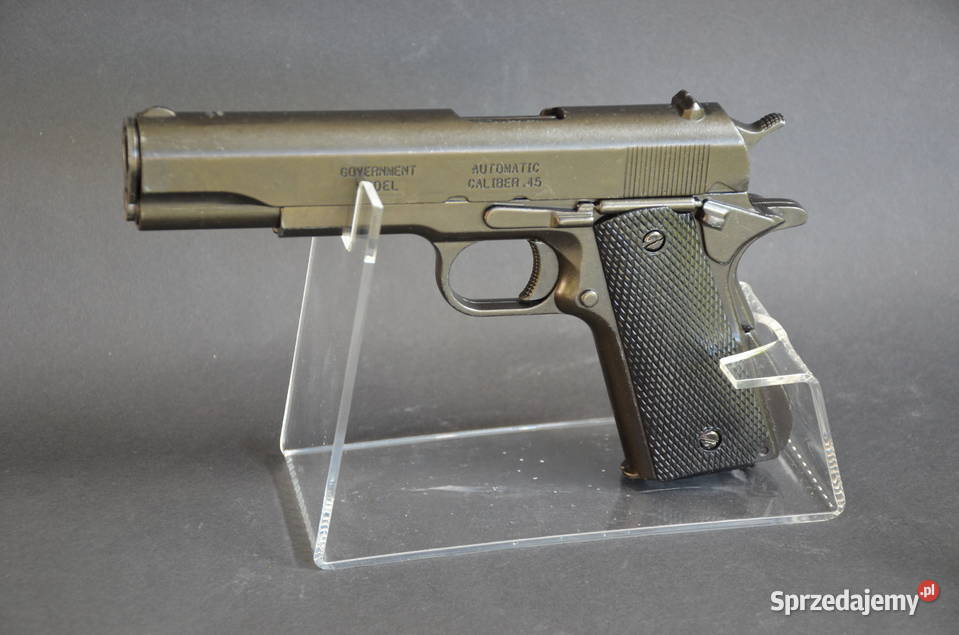 Stojak do ekspozycji repliki broni krótkiej Środa Wielkopolska