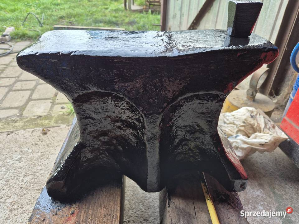 Zabytkowe kowadło szparóg Gulcz