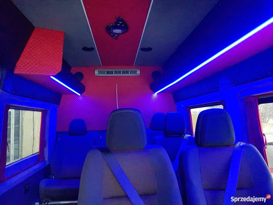 Transport osób i paczek z AluFach Rybnik