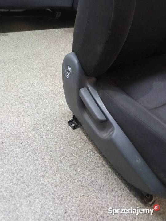 FOTELE KANAPA KOMPLET E15 Toyota Auris I