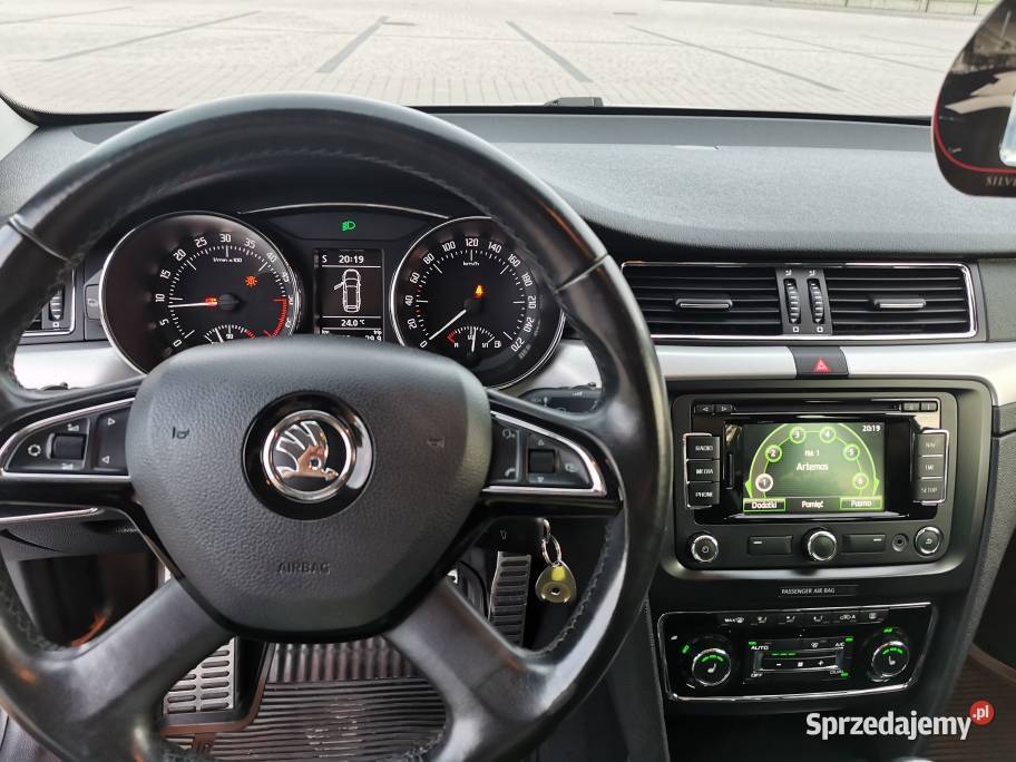 Skoda Superb II 20 tdi 170 2015r biała perła Superb