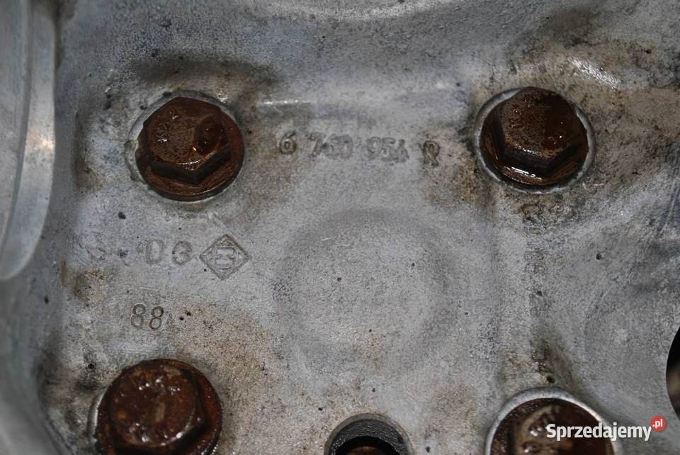 Zwrotnica prawy przód BMW E60 E61 Poręba