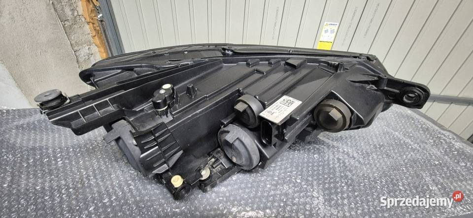 Vw passat b8 Lampy przód komplet osobowe Człuchów