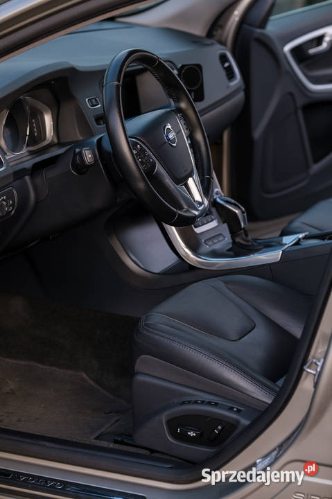 Volvo V60 D6 AWD Plugin Hybrid Summum Puławy