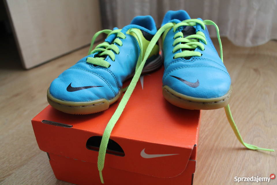 Halówki Nike JR CTR360 Enganche III IC 28 kolorowy Leżajsk