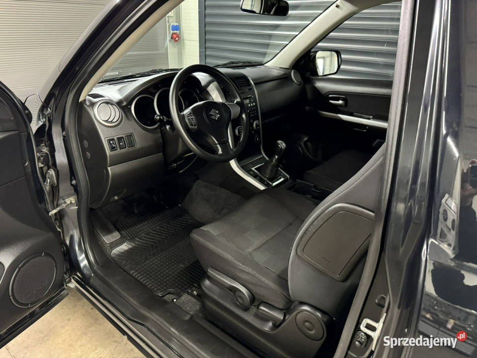 Suzuki Grand Vitara 24 salon bezwypadkowa Chechło sprzedam