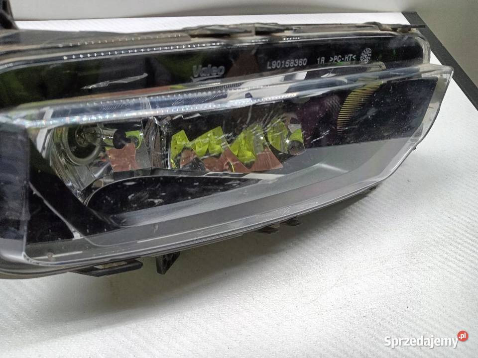 HALOGEN PRAWY VW T6 7LAT941662 osobowe