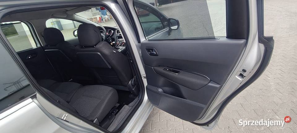 Peugot 5008 16 benzyna mały przebieg 180000km śląskie Syrynia