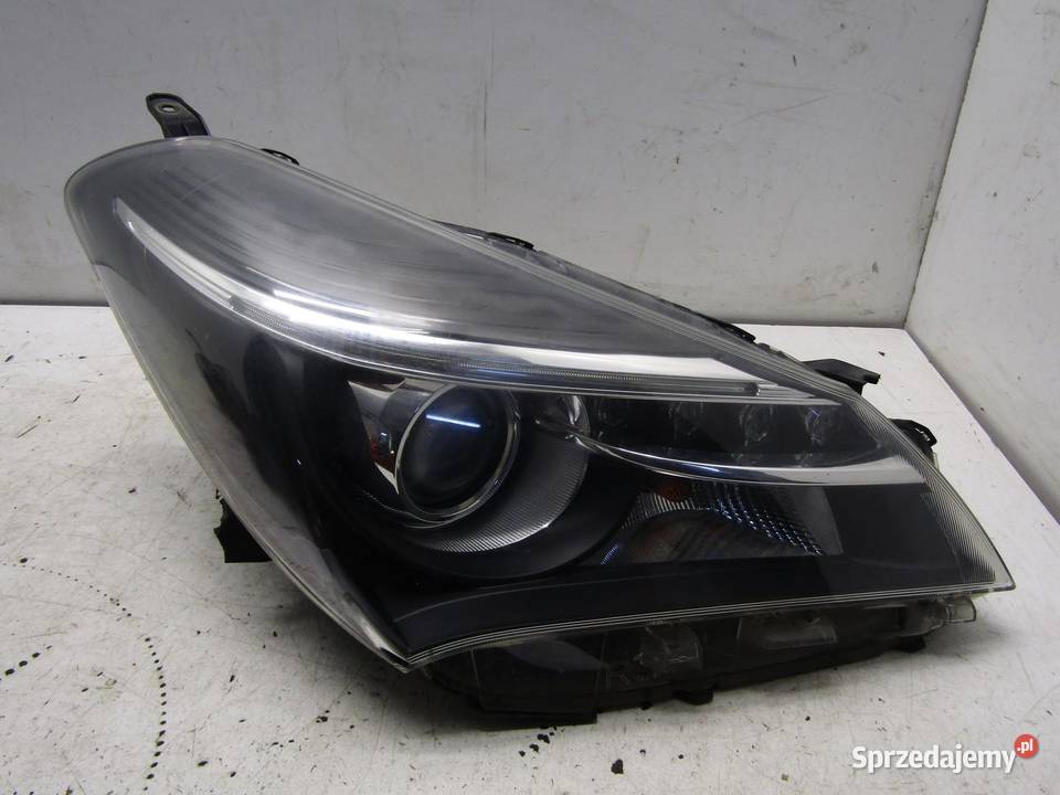 LAMPA PRZEDNIA PRAWY PRZÓD LED TOYOTA YARIS III