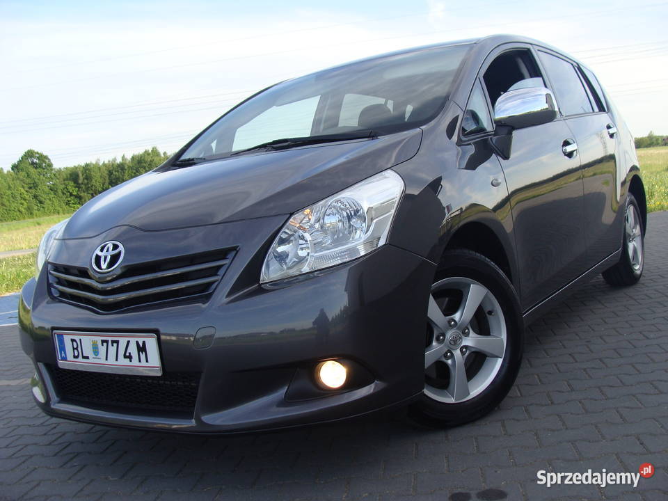 Toyota Verso 16 132 benzyna sprowadzony Isofix 132KM Radom