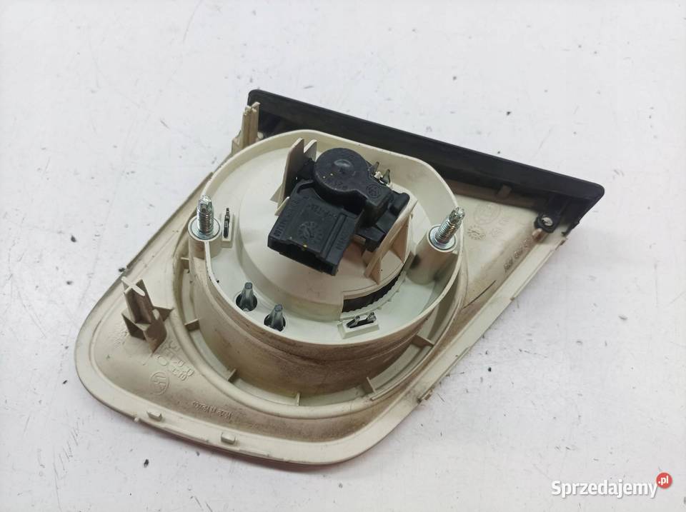 LAMPA TYŁ W KLAPE PRAWA SEDAN EU 1K5945094 świętokrzyskie