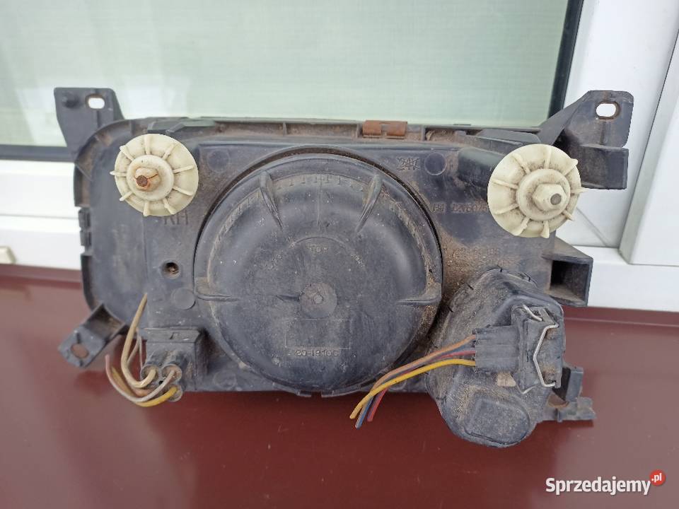 VW Passat B3 lampa przednia prawa reflektor łódzkie Sieradz