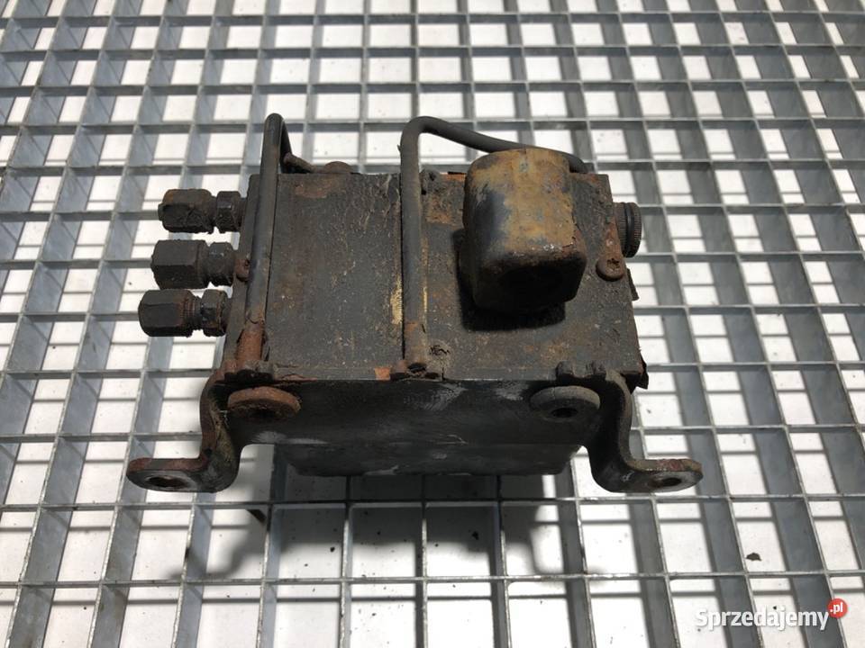 POMPA PODNOSZENIA KABINY UKŁAD CIŚNIENIOWY