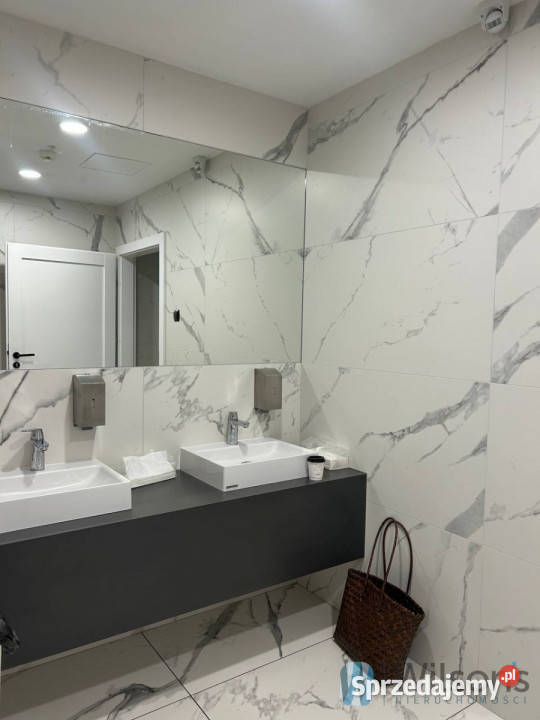 Lokal Warszawa Żelazna 111 metrów