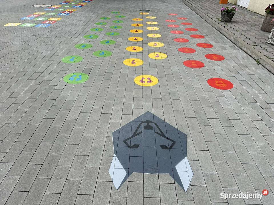 Wilk patrzy 01 gry podwórkowe Strefy Gier wielkopolskie Poznań