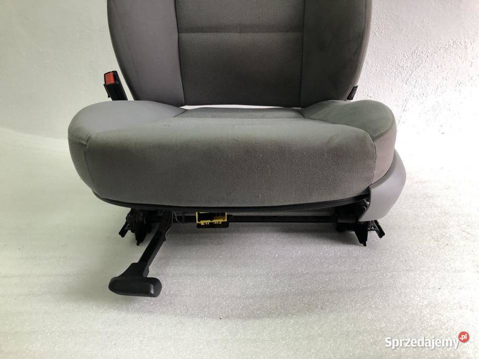 FOTEL LEWY PRZÓD MATERIAŁ EUROPA BMW E90