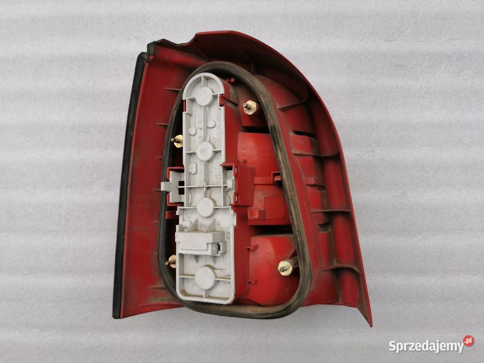 Lampa Prawy Tył Tylna Prawa Audi A4 B5 Avant mazowieckie Wyszków sprzedam