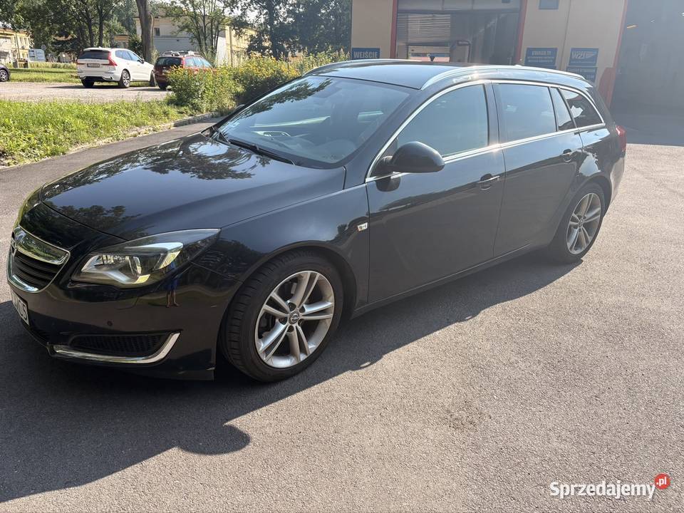 Opel Insignia A 20 diesel 140koni kombi czarne Warszawa sprzedam