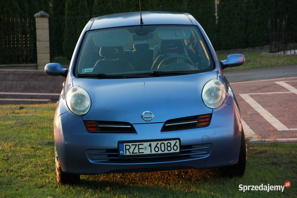Nissan Micra 2003 12 benzyna 65 niebieski Nosówka