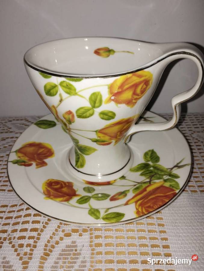 Filiżanka z porcelany zachwycająca dekorem Łódź