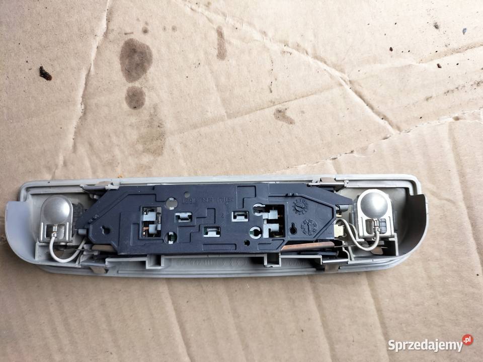 LAMPKA PODSUFITKI AUDI A3 8L LIFT 8L4947111 Kamień-Kolonia