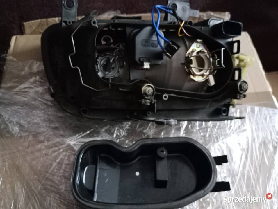 Cztery lampy Hella przód VW Polo 6n2 osobowe Kutno sprzedam