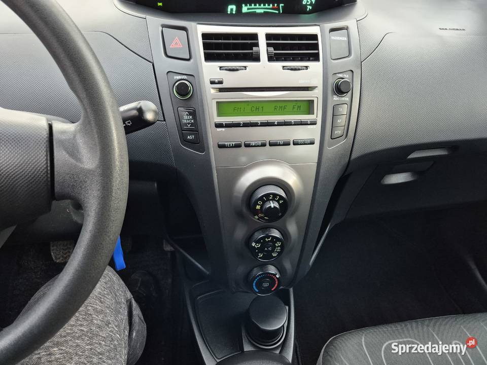 TOYOTA YARIS II 2009 13 BENZYNA LIFT gniazdo AUX podkarpackie