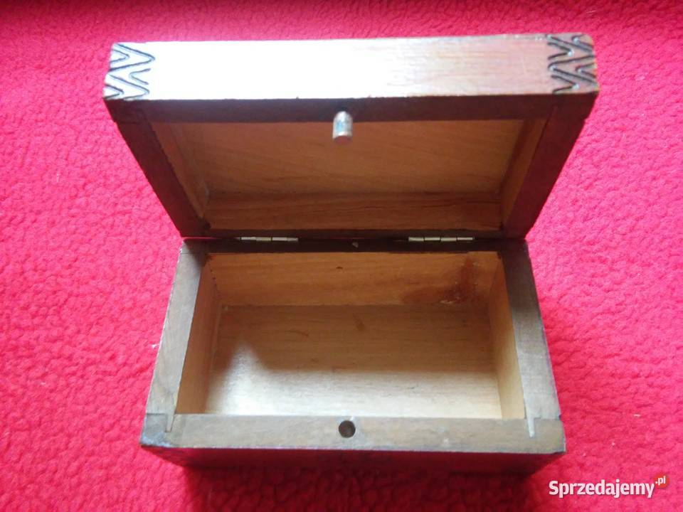 szkatułka drewniana PRL sprzedam