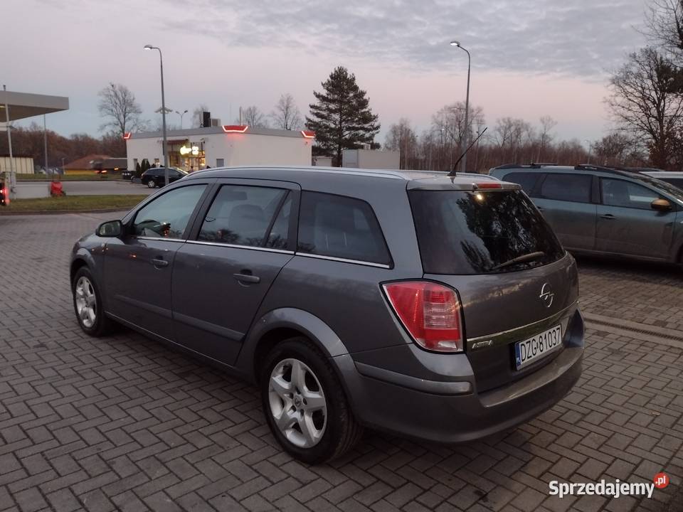 Opel Astra H 18 sprzedam zamiana na motocykl Rok produkcji 2007