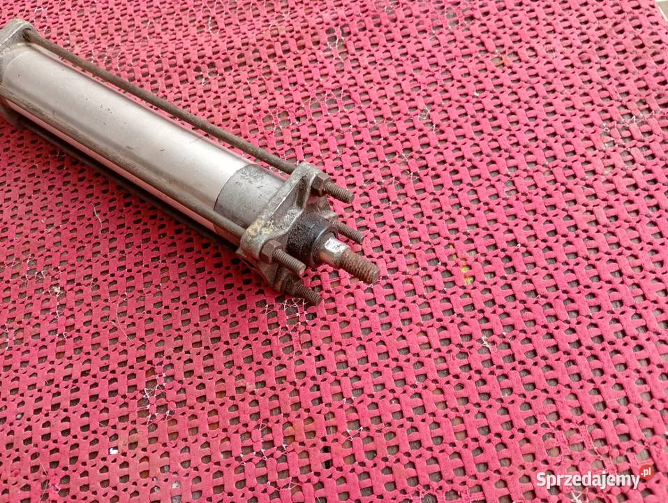 Siłownik pneumatyczny z czasów PRLu Pozostałe Żywiec