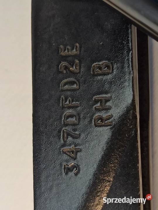 LAND ROVER BKB780021 ZAWIAS MASKI PRAWY osobowe